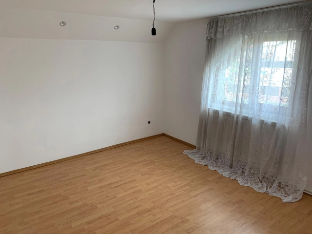 Casa 5 camere - Miroslava