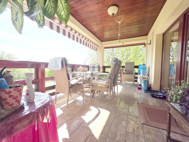 Casa 4 camere - Bucium