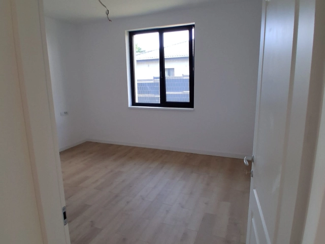 Casa 4 camere - Miroslava