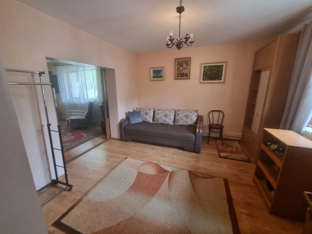 Casa 3 camere - Podul de Fier