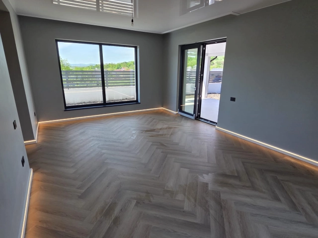 Casa 4 camere - Miroslava
