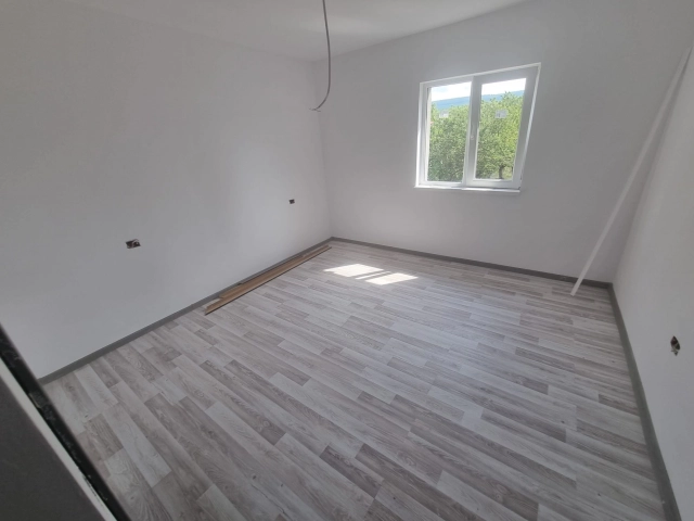 Casa 4 camere - Tomesti