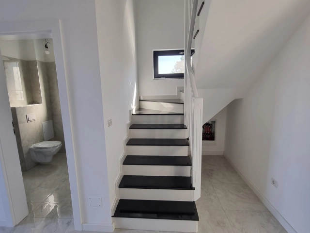 Casa 4 camere - Bucium