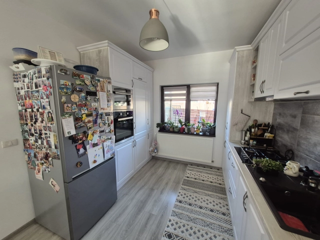 Casa 4 camere - Miroslava