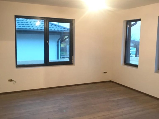 Casa 4 camere - Aroneanu