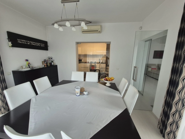 Casa 5 camere - Bucium