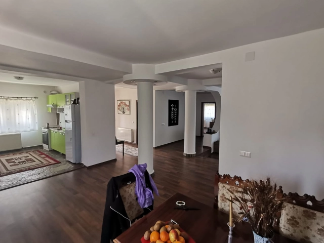 Casa 7 camere - Bucium
