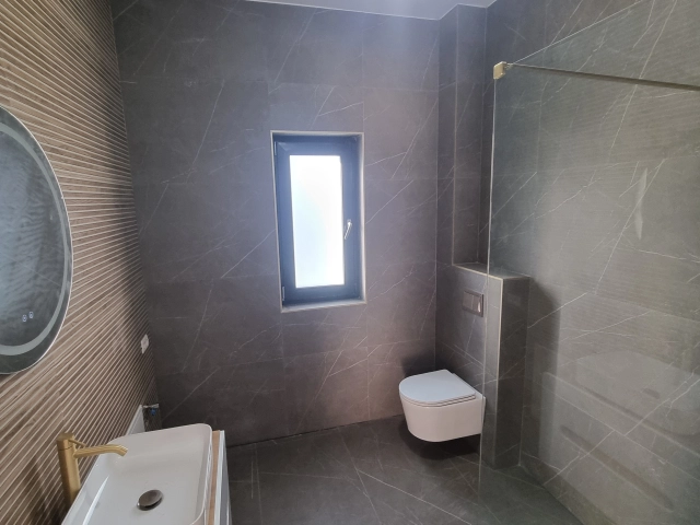 Casa 4 camere - Valea Adanca
