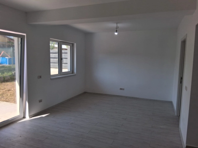 Casa 4 camere - Visani