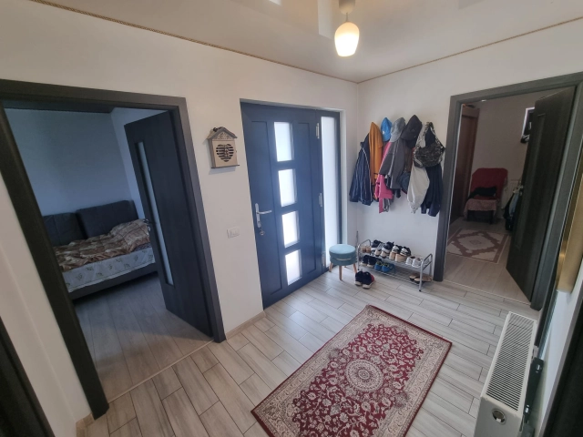 Casa 4 camere - Aroneanu