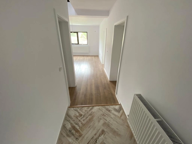 Casa 4 camere - Miroslava