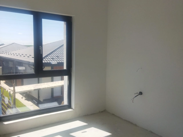 Casa 4 camere - Miroslava