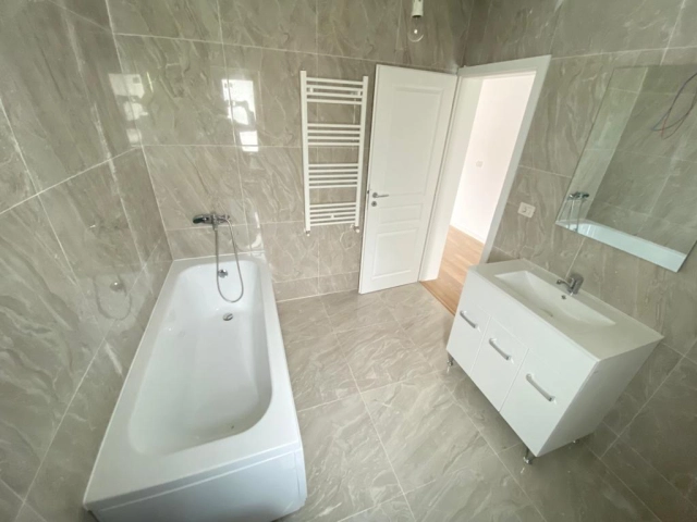 Casa 4 camere - Miroslava