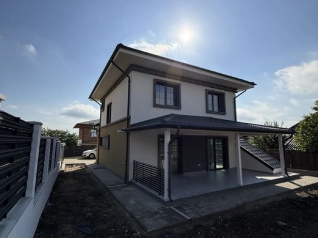Casa 4 camere - Miroslava