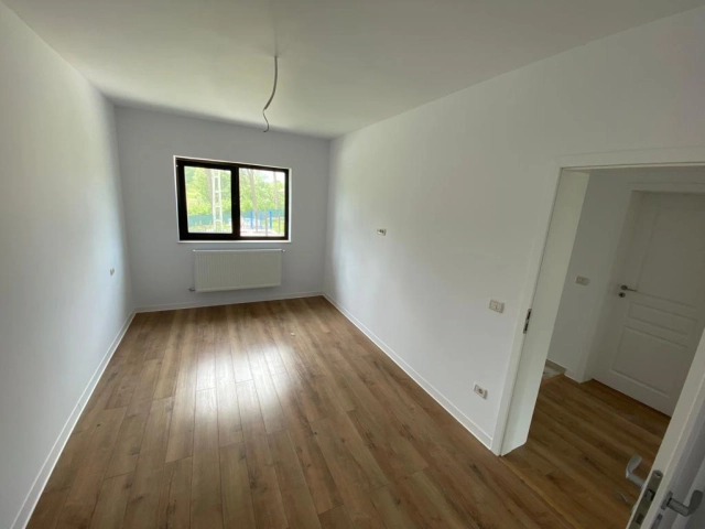 Casa 4 camere - Miroslava