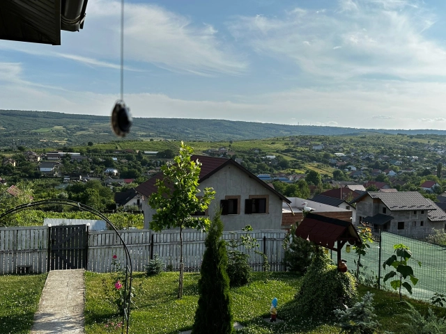 Casa 3 camere - Tomesti