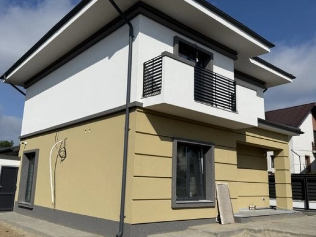 Casa 4 camere - Miroslava