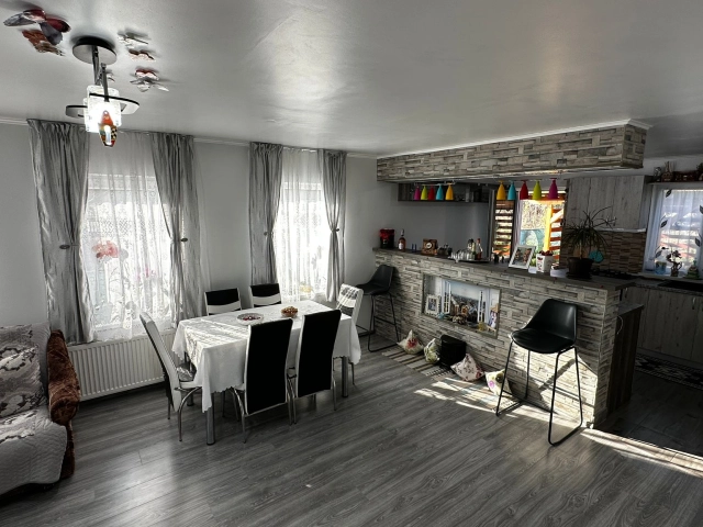 Casa 3 camere - Tomesti