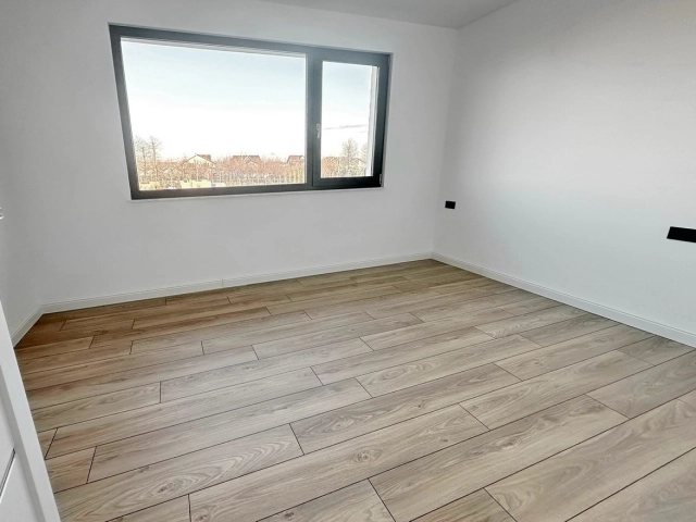 Casa 4 camere - Miroslava