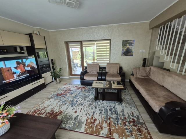 Casa 4 camere - Miroslava