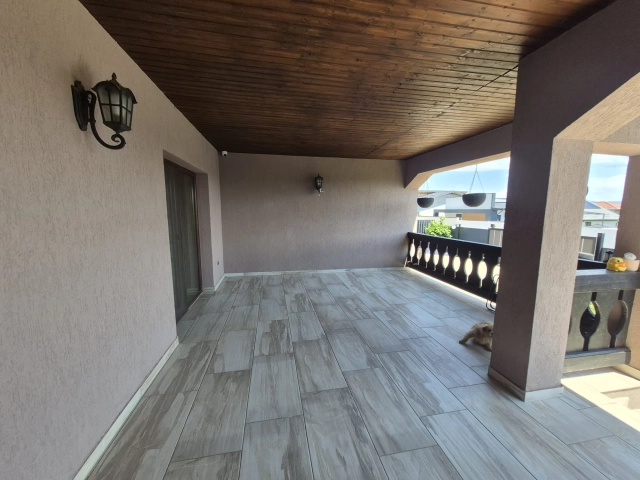 Casa 5 camere - Miroslava