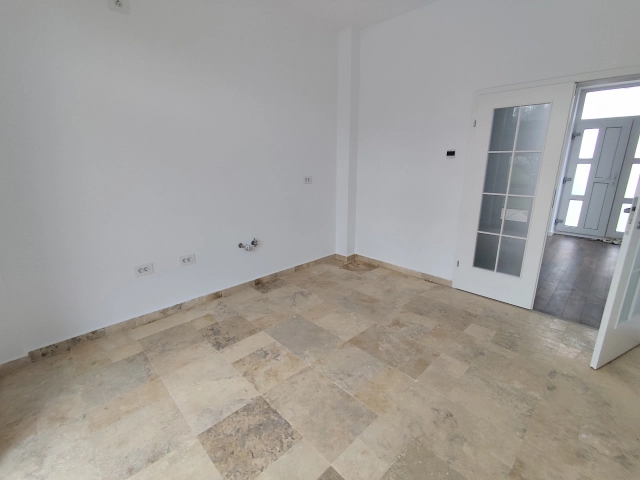 Casa 4 camere - Miroslava
