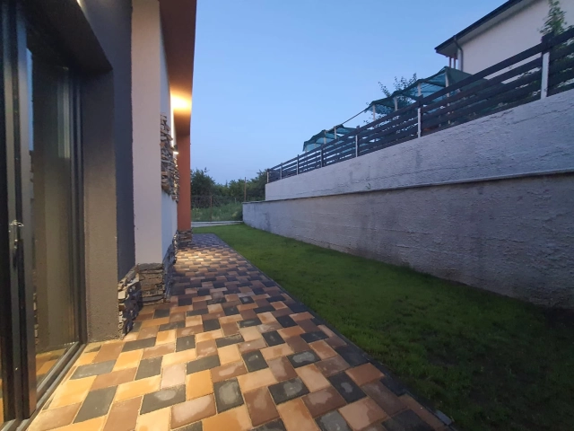 Casa 3 camere - Miroslava