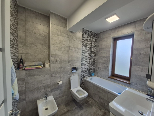 Casa 4 camere - Miroslava