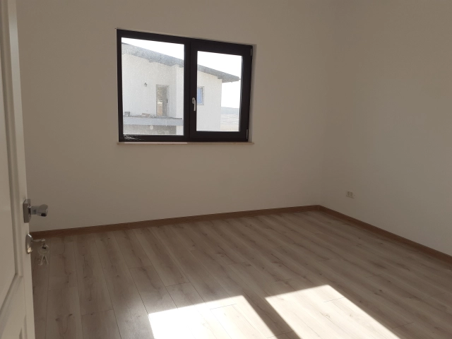 Casa 4 camere - Valea Lupului