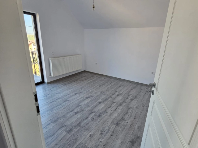 Casa 4 camere - Horpaz