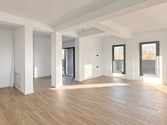 Casa 4 camere - Miroslava