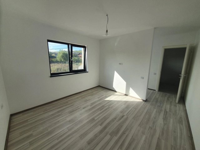 Casa 4 camere - Valea Lupului
