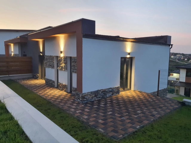 Casa 3 camere - Miroslava