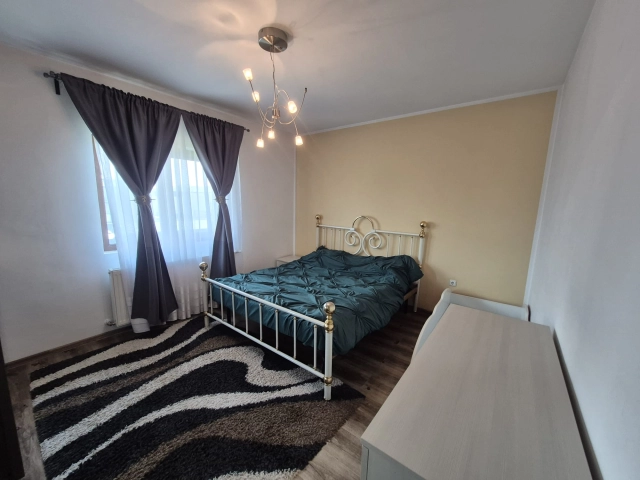 Casa 5 camere - Miroslava