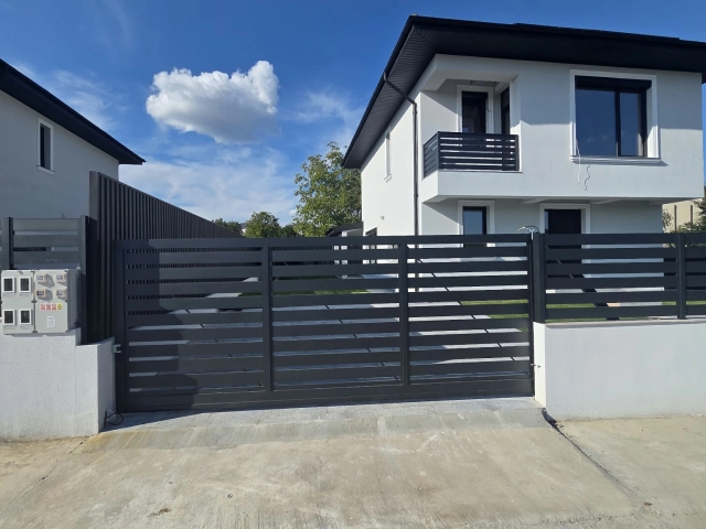 Casa 5 camere - Miroslava
