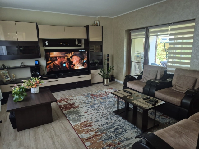 Casa 4 camere - Miroslava