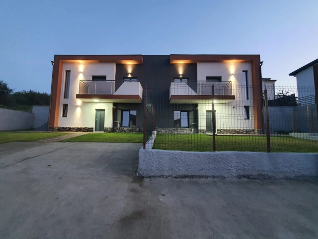 Casa 3 camere - Miroslava
