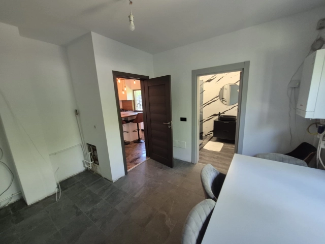Casa 5 camere - Miroslava