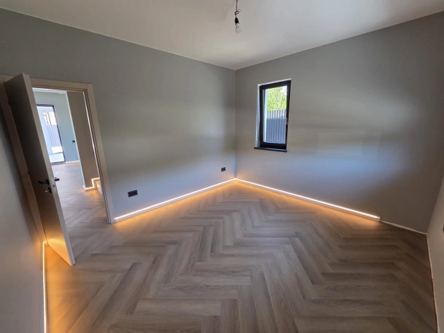 Casa 5 camere - Miroslava