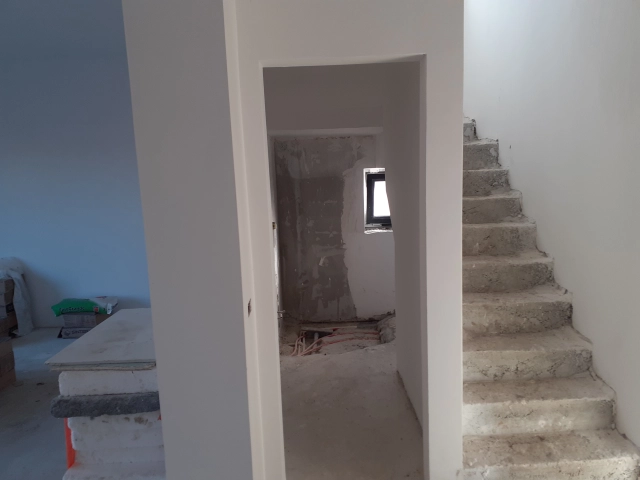 Casa 4 camere - Valea Lupului