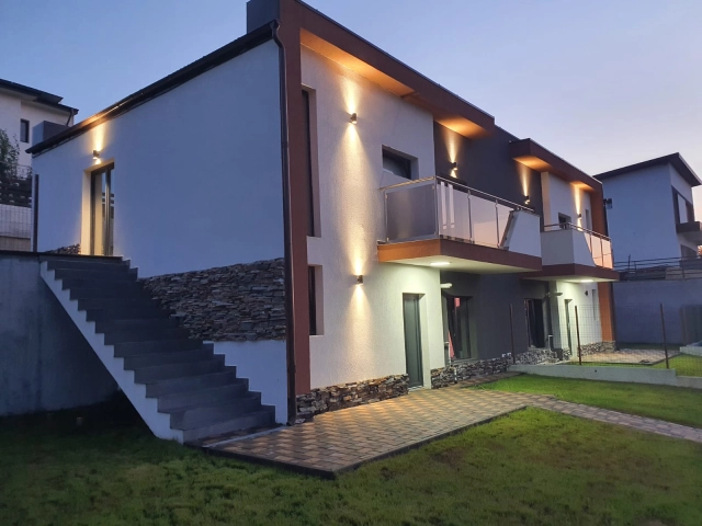 Casa 3 camere - Miroslava