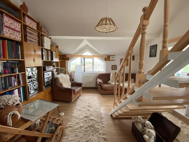 Casa 4 camere - Bucium