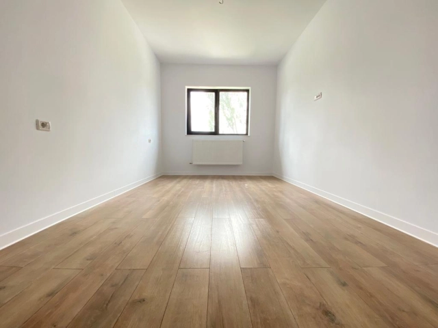 Casa 3 camere - Miroslava