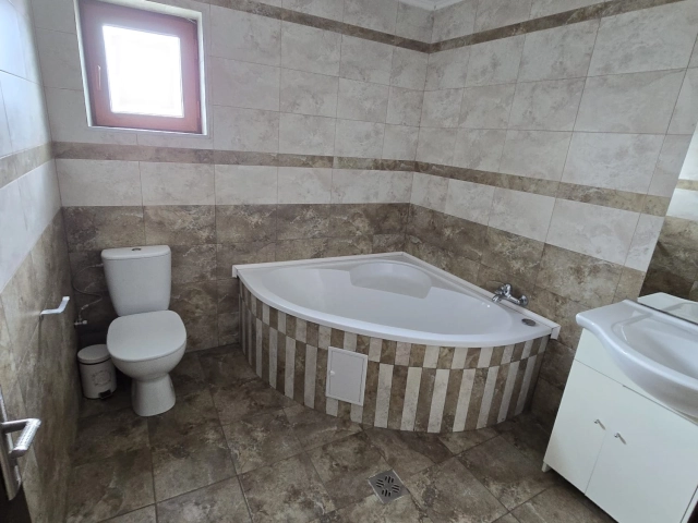 Casa 4 camere - Miroslava