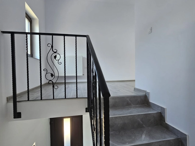 Casa 4 camere - Horpaz
