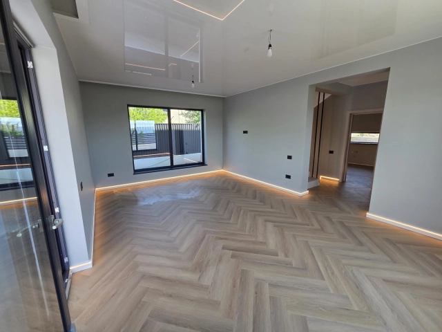Casa 5 camere - Miroslava
