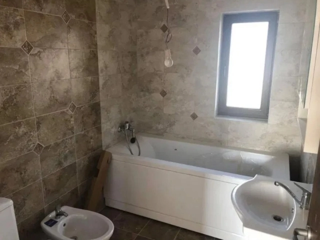 Casa 3 camere - Miroslava