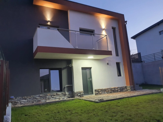 Casa 3 camere - Miroslava