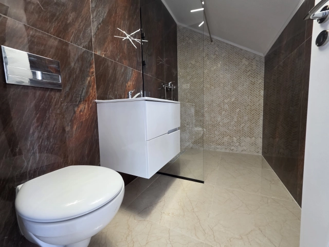 Casa 3 camere - Miroslava