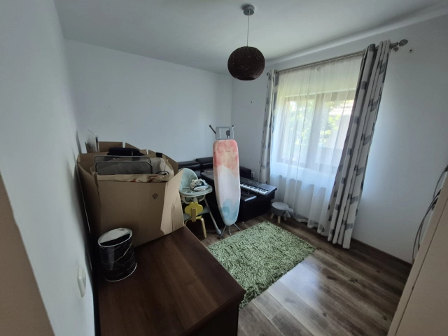 Casa 5 camere - Miroslava